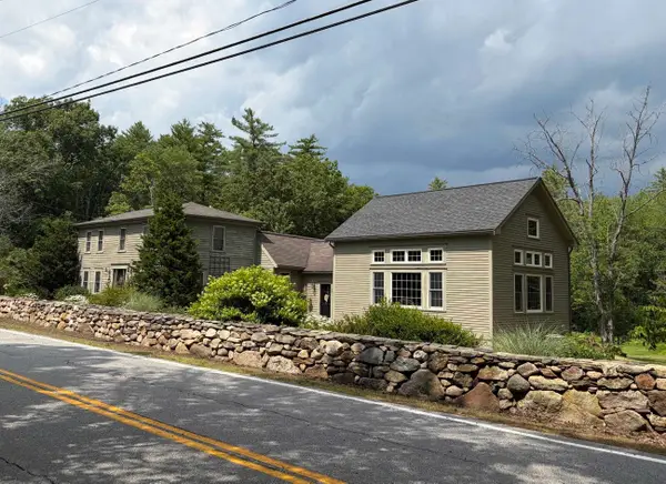 355 Stage Road, Nottingham, NH 03291