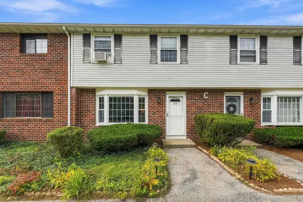 20 Oakridge Drive, Londonderry, NH 03053