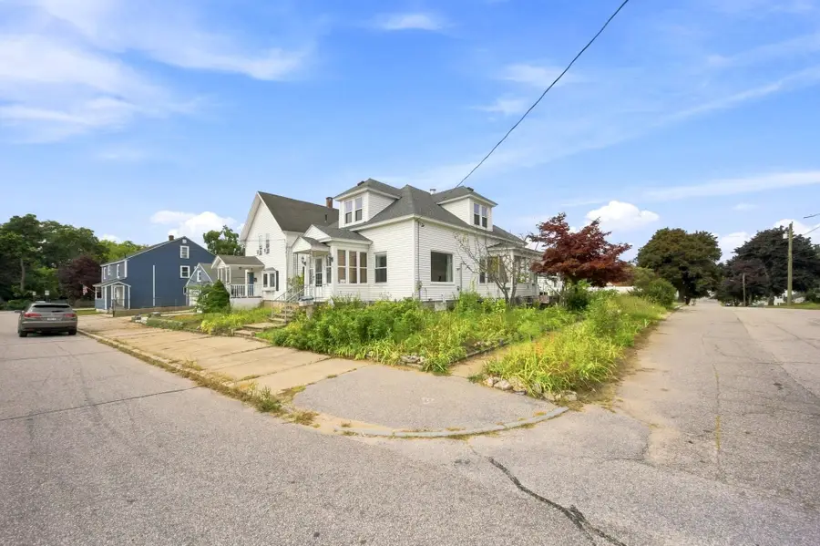 663 Amory Street, Manchester, NH 03102 - #3