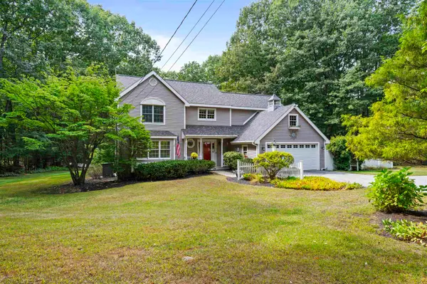 19 Highland Road, Kensington, NH 03833