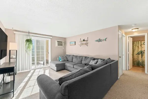 412 White Cedar Boulevard, Portsmouth, NH 03801