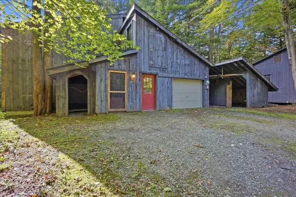 85 Upper Access Road, Hinesburg, VT 05461