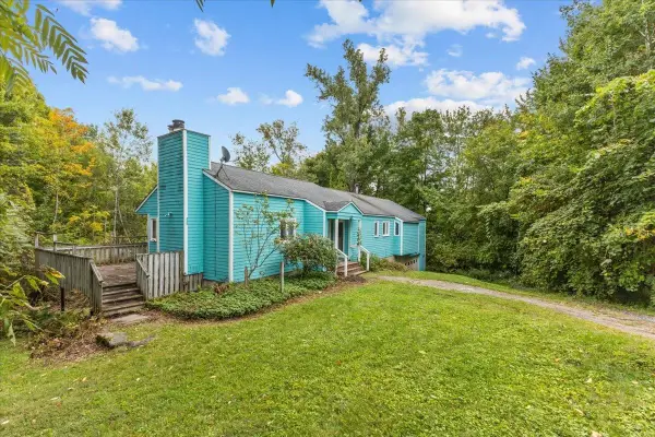 10 Ridge Road, Jericho, VT 05465