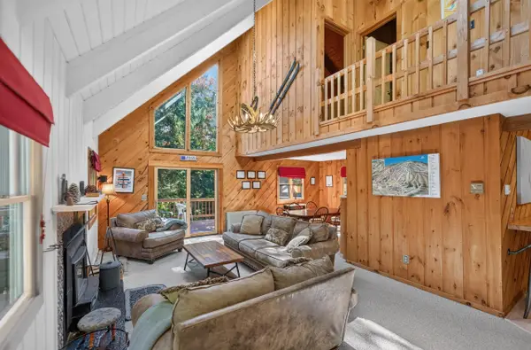 43 Upper Highlands Loop, Dover, VT 05356
