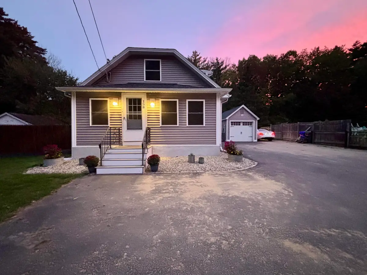 158 E Main Street, East Hampstead, NH 03826-2431 - #1