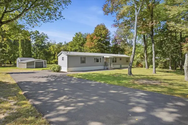 15 Mobile Coach Lane, Mont Vernon, NH 03057