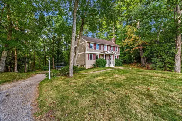 26 Holts Point Road, Hampstead, NH 03841