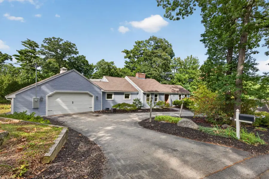 27 W Adelaide Avenue, Nashua, NH 03064 - #3