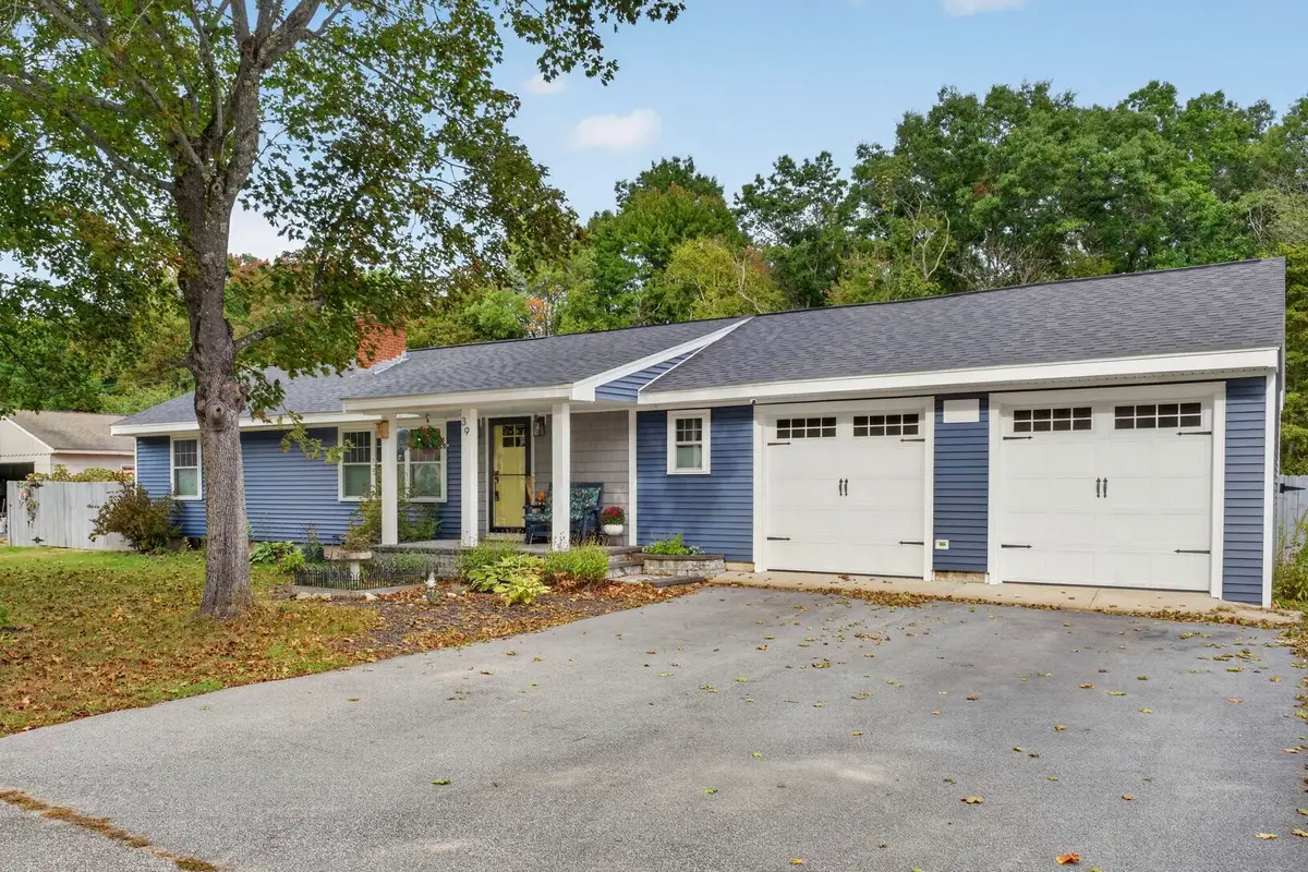 39 N Reading Street, Hooksett, NH 03106 - #1