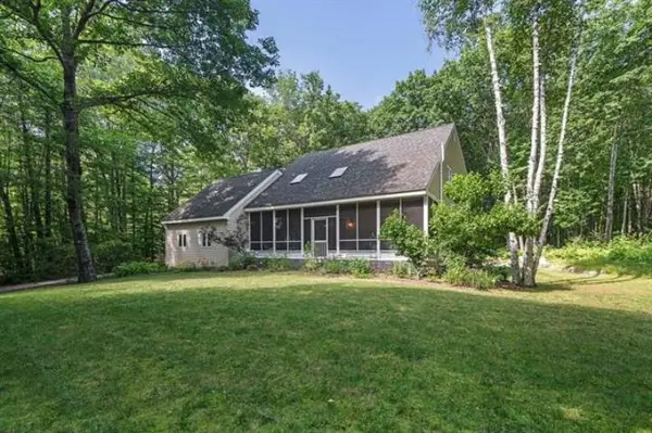 255 Governor Wentworth Highway, Moultonborough, NH 03254