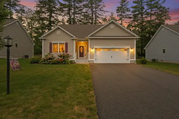 8 FALLING LEAF Drive, Londonderry, NH 03053
