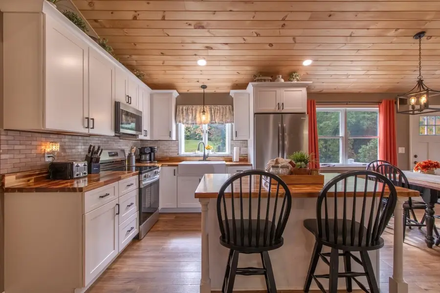 106 Sunset Terrace, Derby Line, VT 05830 - #2