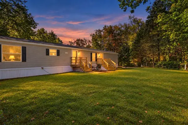 26 Mildred Avenue, Raymond, NH 03077
