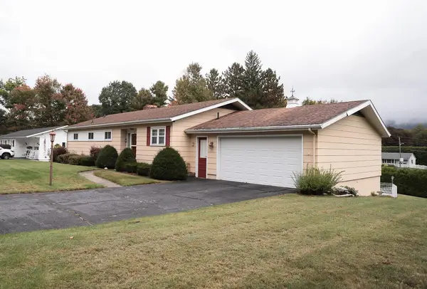 14 Mountain View Lane, Rutland City, VT 05701