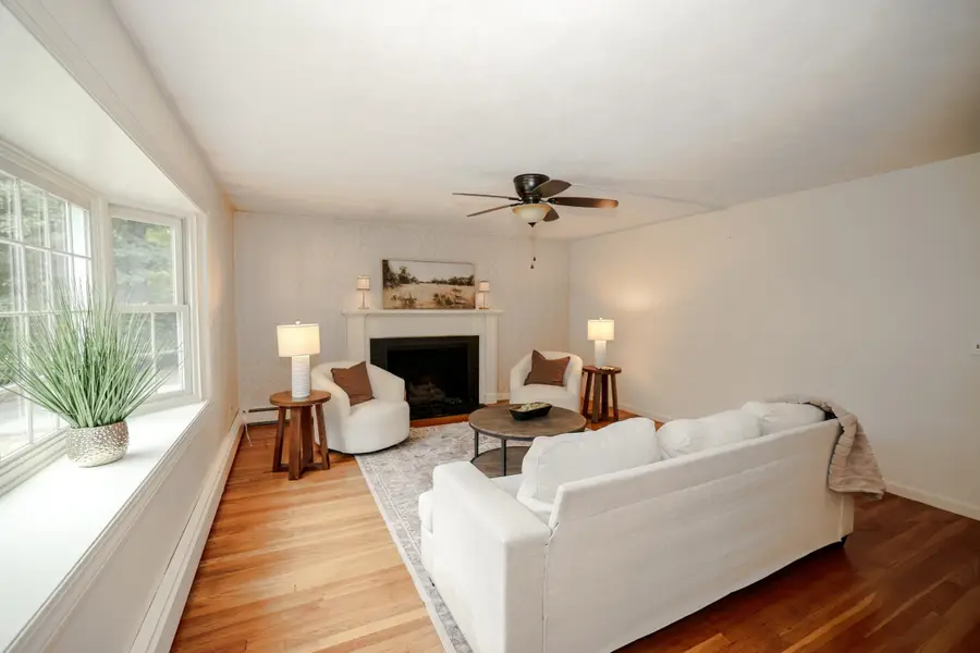 14 Pinewood Drive, Amherst, NH 03031 - #3