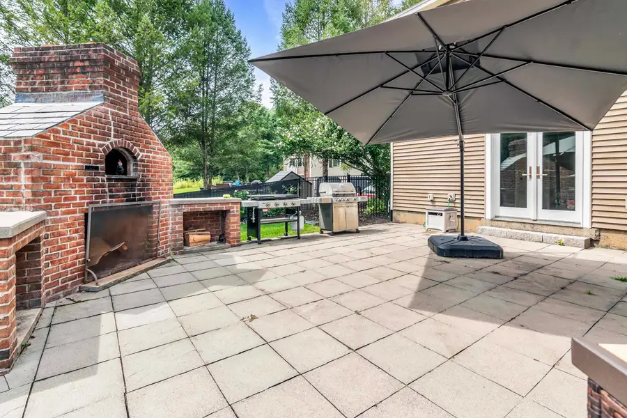 31 Burbank Road, Londonderry, NH 03053 - #3