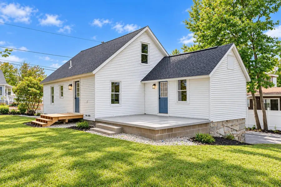 31 Moreau Street, Pinardville, NH 03102 - #3