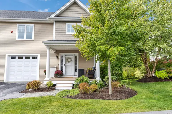203 Woodview Way, Manchester, NH 03102