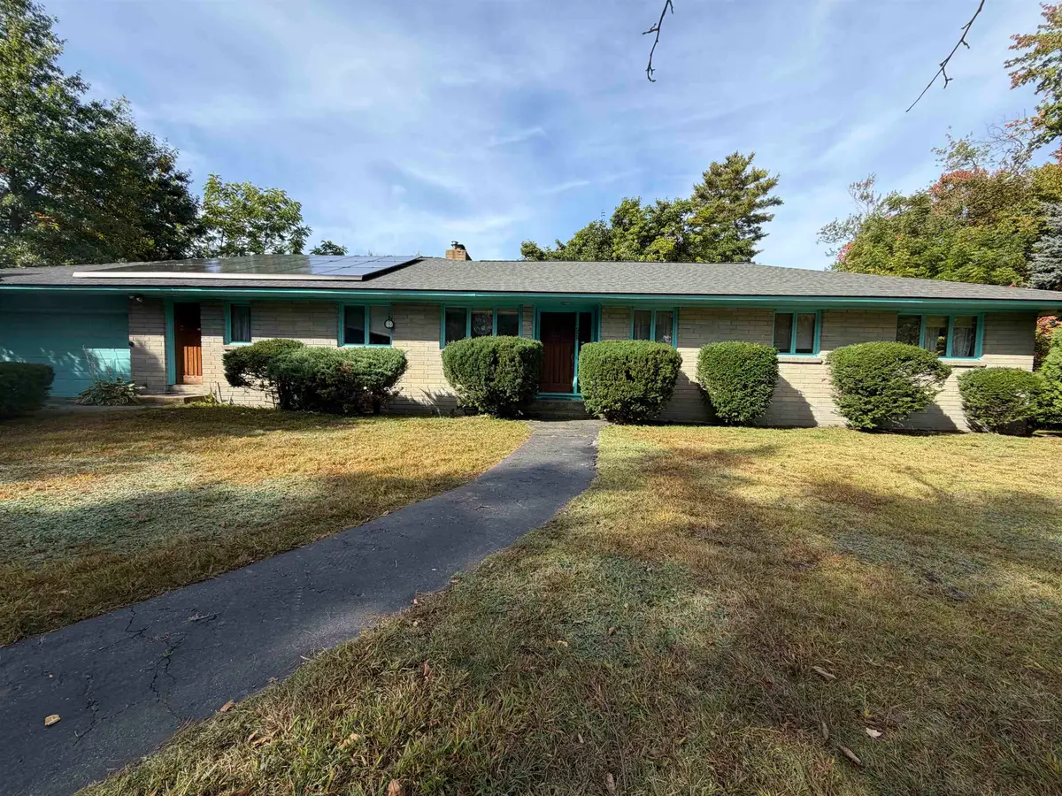 988 Mammoth Road, Manchester, NH 03104 - #1