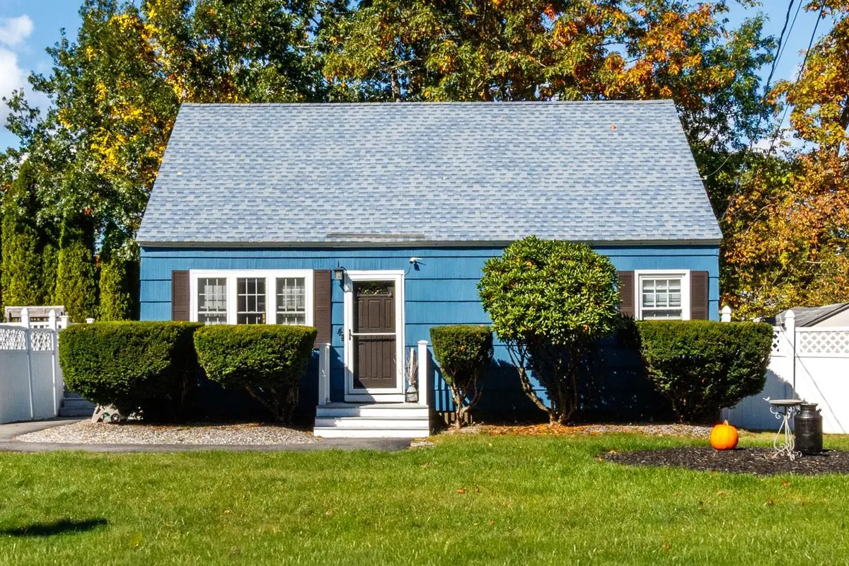 4 Blackstone Street, Hudson, NH 03051 - #1
