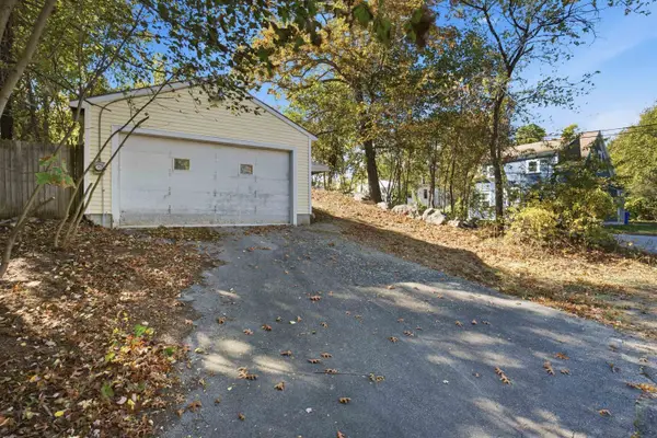 186 Peabody Avenue, Manchester, NH 03109