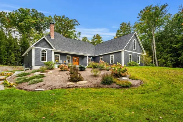 206 Bennett Road, Henniker, NH 03242