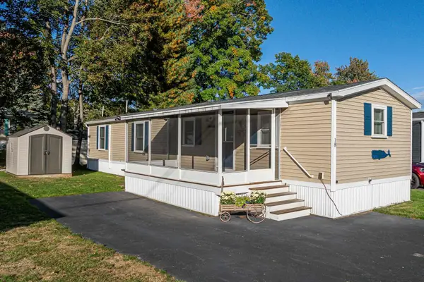 18 Seabreeze Drive, North Hampton, NH 03862