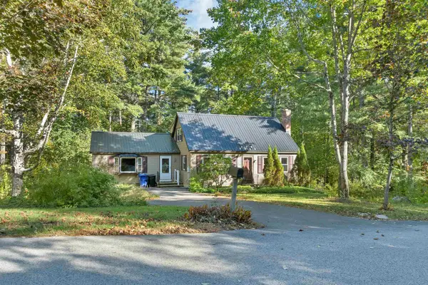 37 Beechwood Road, Hudson, NH 03051