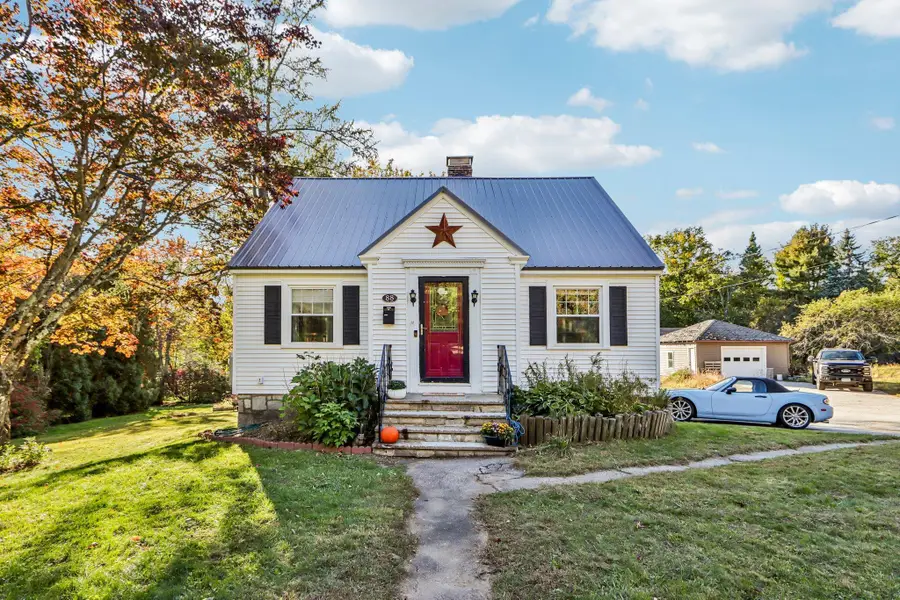 88 Broadway Street, Pembroke, NH 03275 - #2