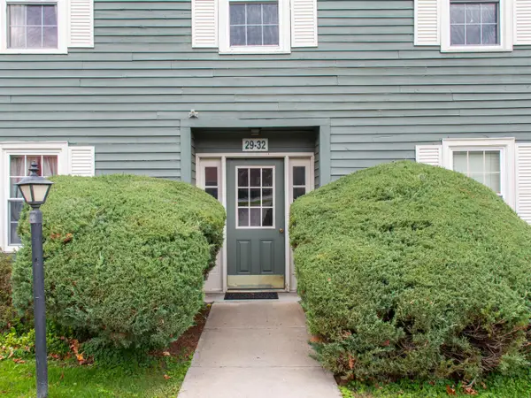 29 Twin Oaks Terrace, South Burlington, VT 05403