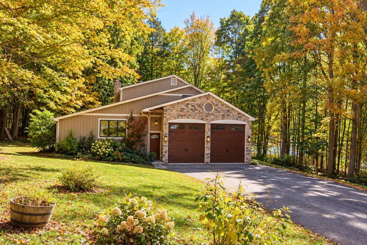 55 McIntosh Lane, Bennington, VT 05201 - #1