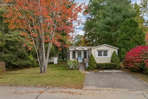 20 Arrowbrook Road, Dover, NH 03820