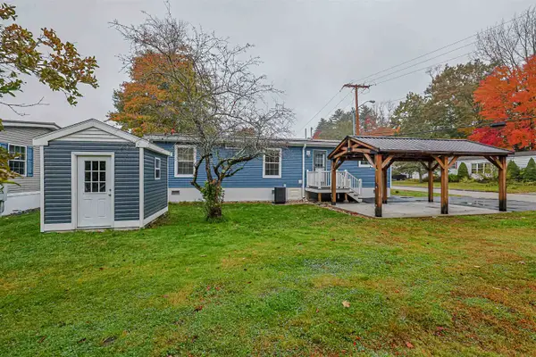 202 Robinhood Drive, Exeter, NH 03833
