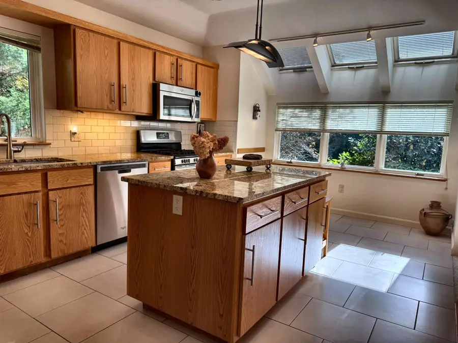 28 Iris Way, Wilder, VT 05001 - #3
