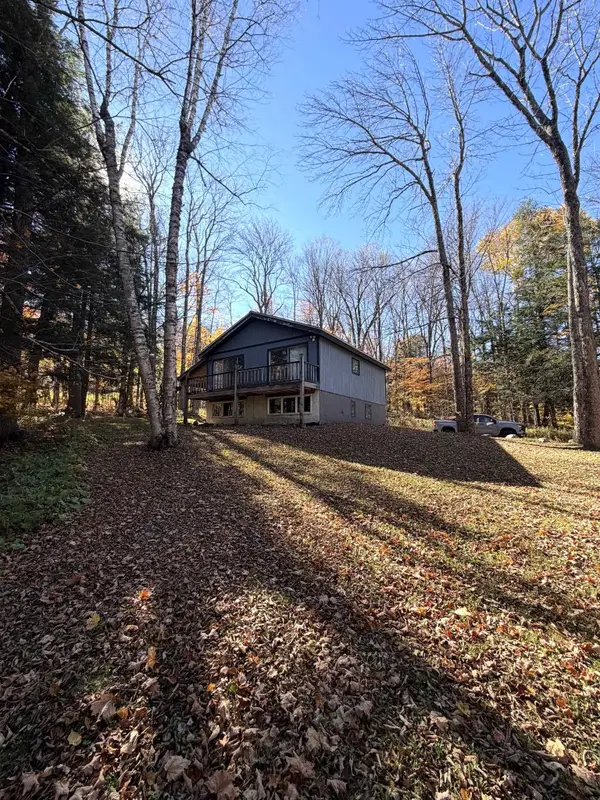 7 Shady Lane, Dover, VT 05356