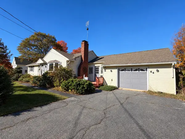 64 Anns Lane, Hampton, NH 03842