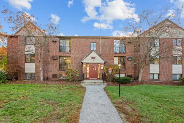 36L English Village Road #202, Manchester, NH 03102