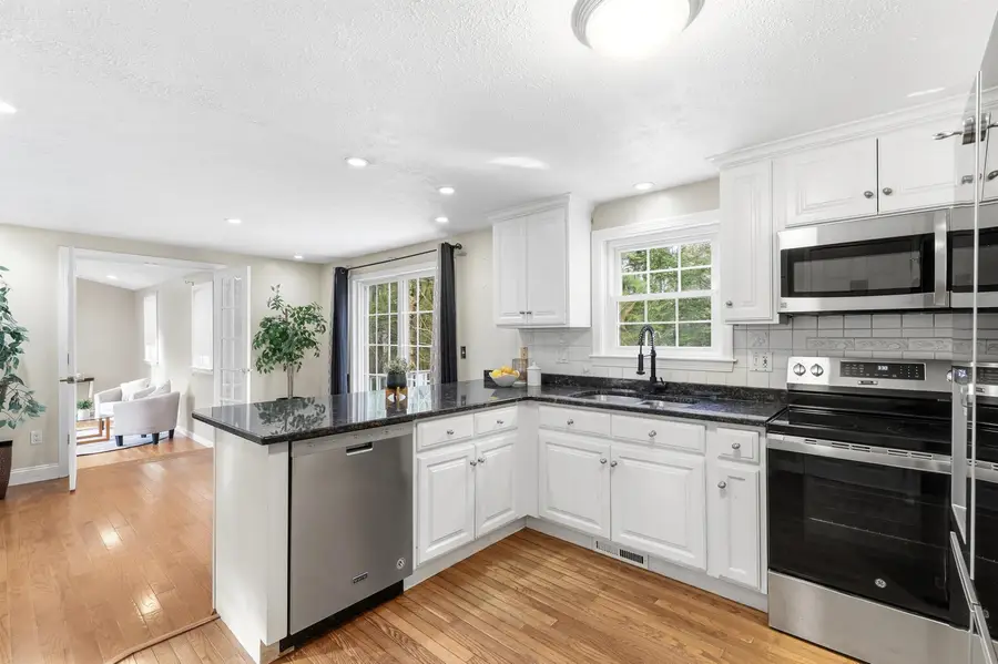 10 Judith Lane, Derry, NH 03038 - #3