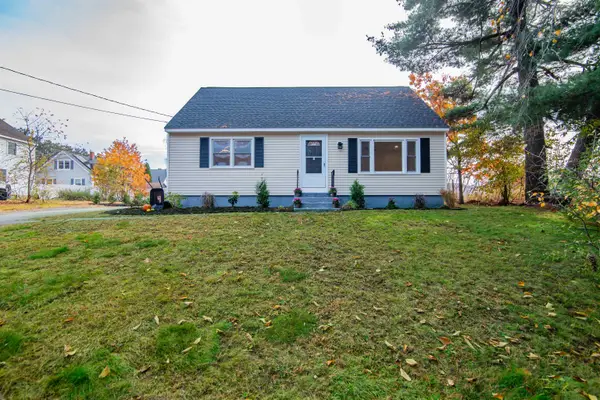4 Robin Lane, Nashua, NH 03064