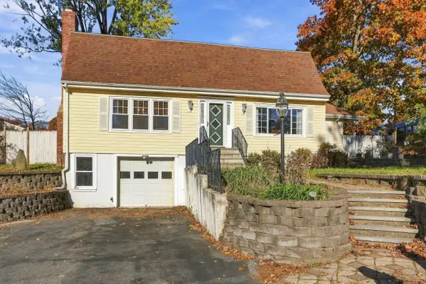 104 Westwood Drive, Nashua, NH 03062