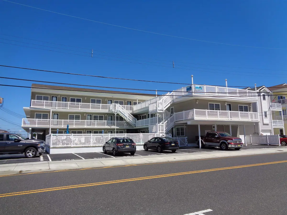 711 Ocean Avenue, North Wildwood, NJ 08260-5739 - Image #1