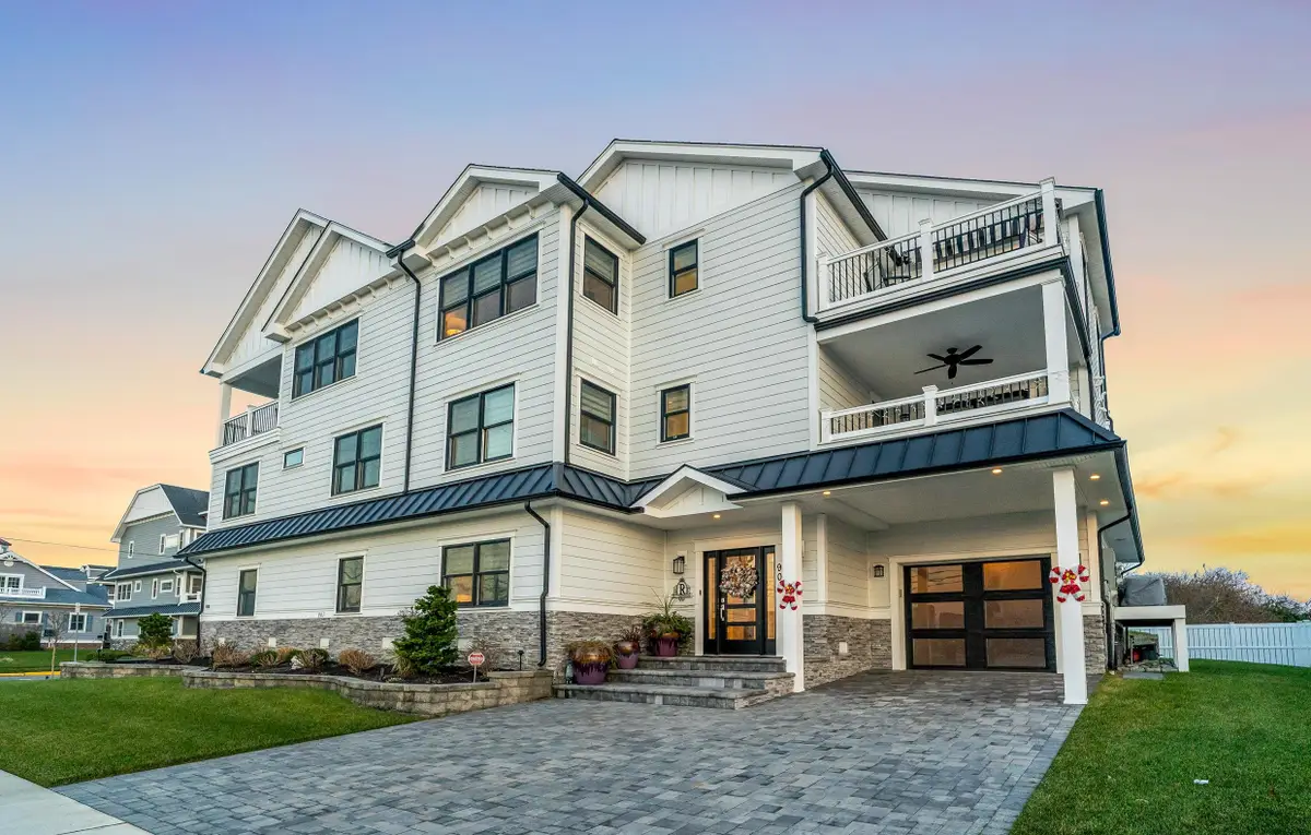 901 S Commonwealth Avenue, Strathmere, NJ 08248 - Image #1