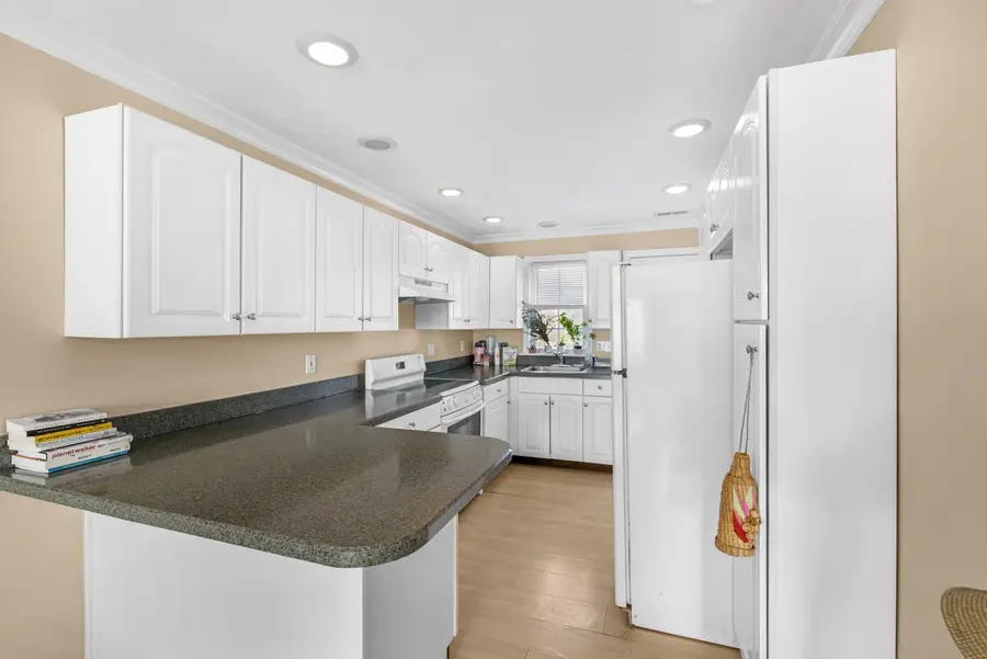 229 E Florida Avenue, Villas, NJ 08251 - #3