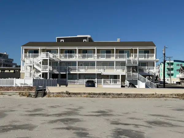 422 E Farragut Road, Wildwood Crest, NJ 08260