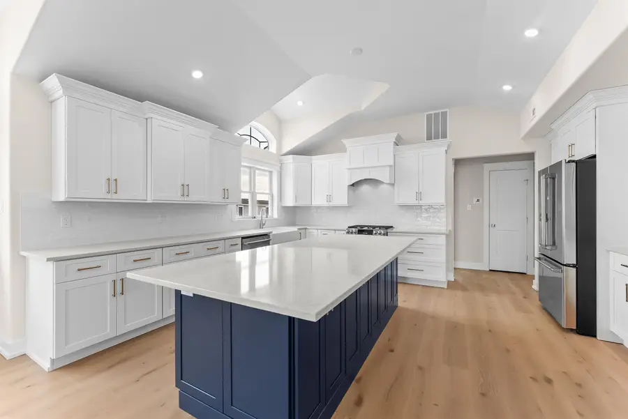 34 E 73rd Street, Sea Isle City, NJ 08243 - #2