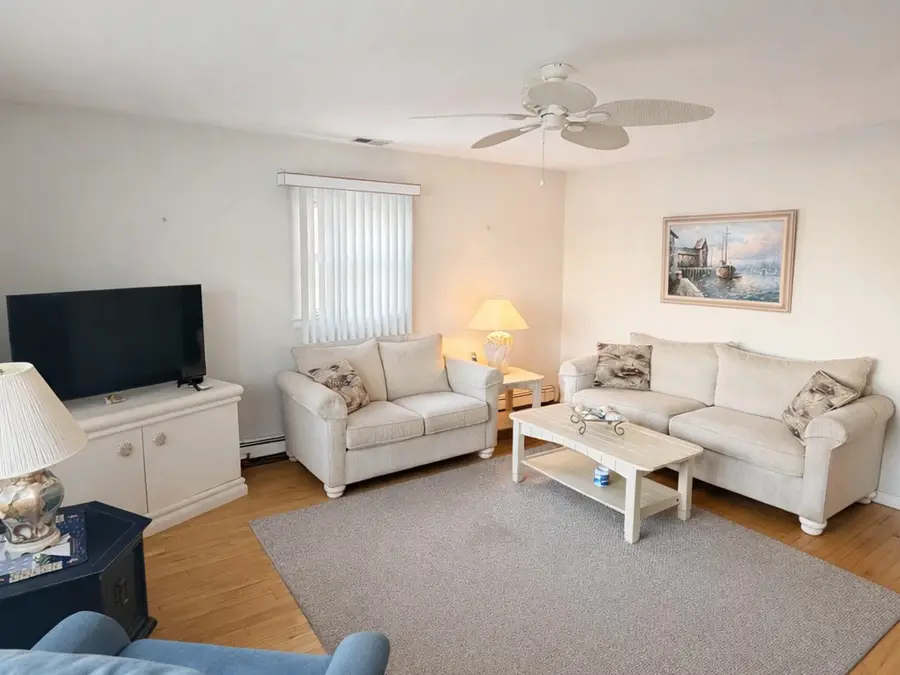 116 E Pittsburgh Avenue, Wildwood Crest, NJ 08260 - #2