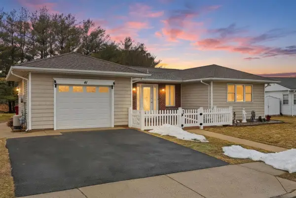 41 Wedgeport Drive, Toms River, NJ 08757