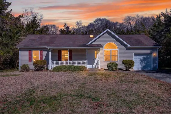 8 Meadows Edge Drive, Cape May Court House, NJ 08210