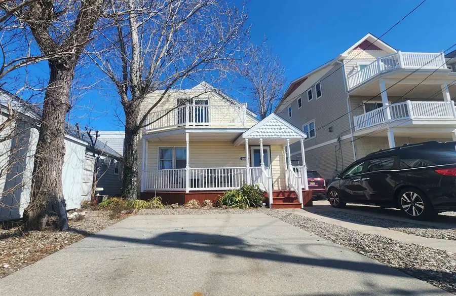 623 W Spruce Avenue, North Wildwood, NJ 08260-2557 - #2