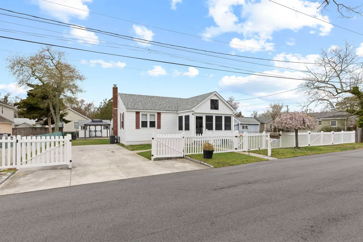 105 S 8th Street, Del Haven, NJ 08251 - #1